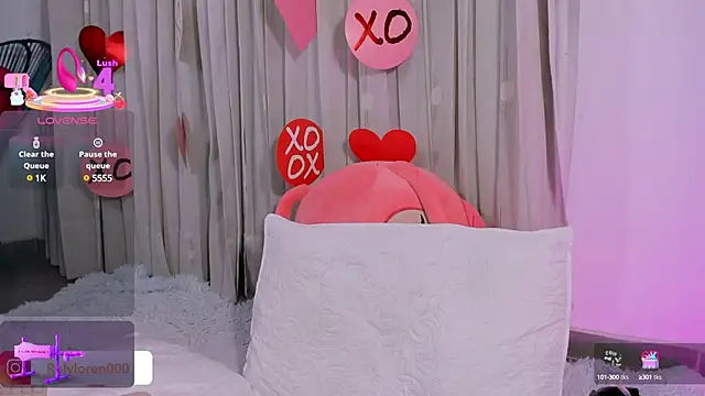 Snapshot of RolyLoren chatting on March 18, 2025, 12:27 am RolyLoren online show from March 18, 2025, 12:27 am