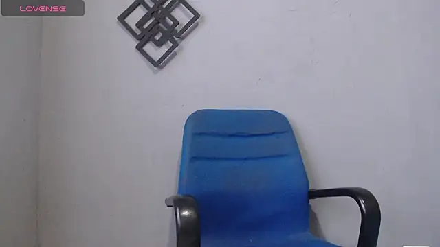 Snapshot of blue_violette_ chatting on January 22, 2025, 4:44 pm blue violette online show from January 22, 2025, 4:44 pm