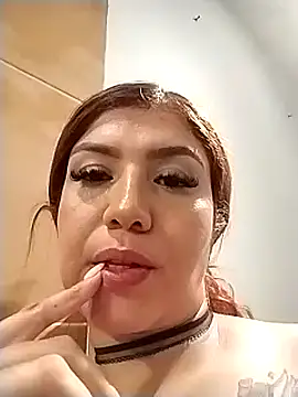 Snapshot of AriaRusso chatting on January 9, 2025, 1:39 am AriaRusso online show from January 9, 2025, 1:39 am