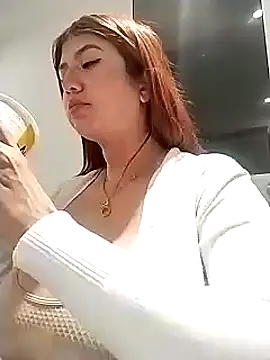 Snapshot of AriaRusso chatting on February 18, 2025, 12:37 am AriaRusso online show from February 18, 2025, 12:37 am