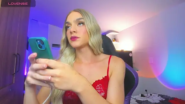 Snapshot of mariiahneedles chatting on July 24, 2026, 12:08 am mariiahneedles online show from July 24, 2026, 12:08 am