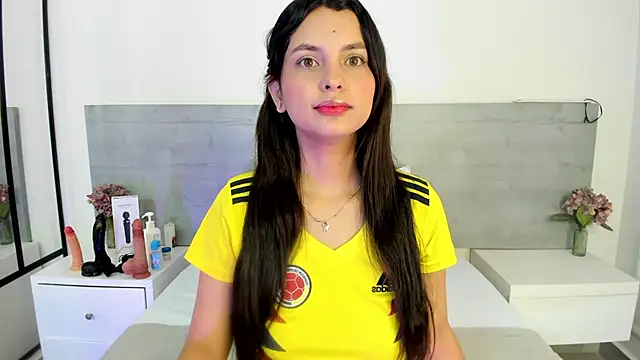 DulceColeman online show from June 17, 2026, 11:34 am