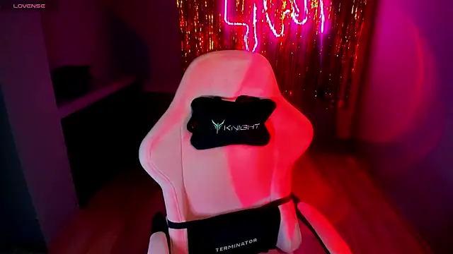 Snapshot of your_tora chatting on December 9, 2024, 9:26 pm your tora online show from December 9, 2024, 9:26 pm