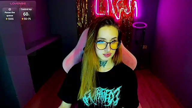 Snapshot of your_tora chatting on February 20, 2025, 10:59 pm your tora online show from February 20, 2025, 10:59 pm