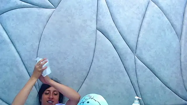 Cameron cutte online show from February 25, 2025, 9:53 am