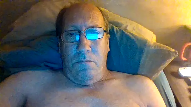Snapshot of hornyrich69 chatting on April 24, 2026, 5:10 am hornyrich69 online show from April 24, 2026, 5:10 am