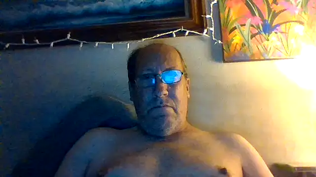 Snapshot of hornyrich69 chatting on May 3, 2026, 5:24 am hornyrich69 online show from May 3, 2026, 5:24 am