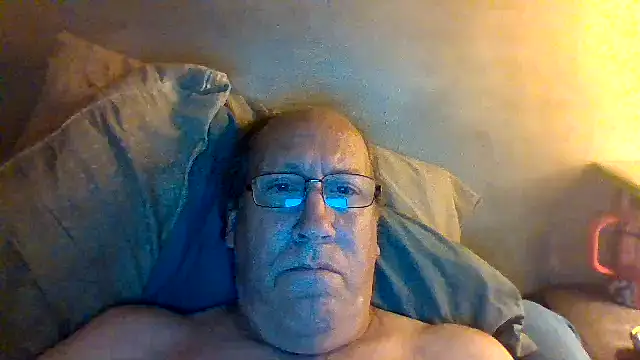 Snapshot of hornyrich69 chatting on May 12, 2026, 5:15 am hornyrich69 online show from May 12, 2026, 5:15 am