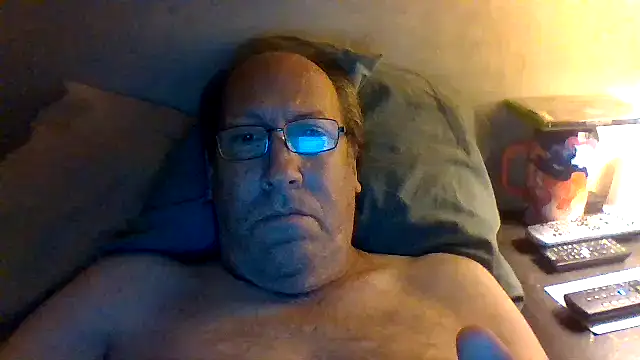 Snapshot of hornyrich69 chatting on May 25, 2026, 5:24 am hornyrich69 online show from May 25, 2026, 5:24 am