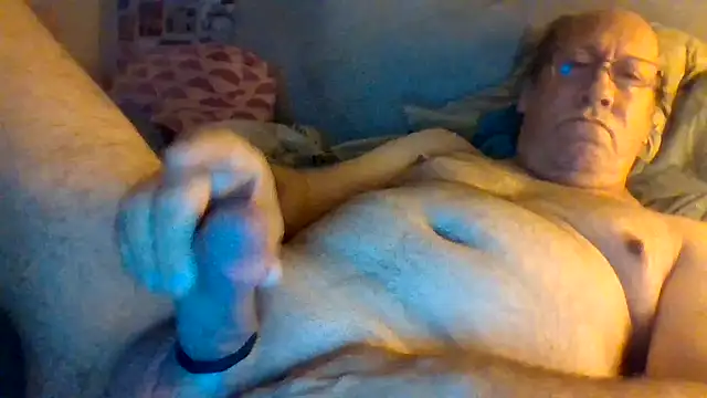 Snapshot of hornyrich69 chatting on May 29, 2026, 6:00 am hornyrich69 online show from May 29, 2026, 6:00 am