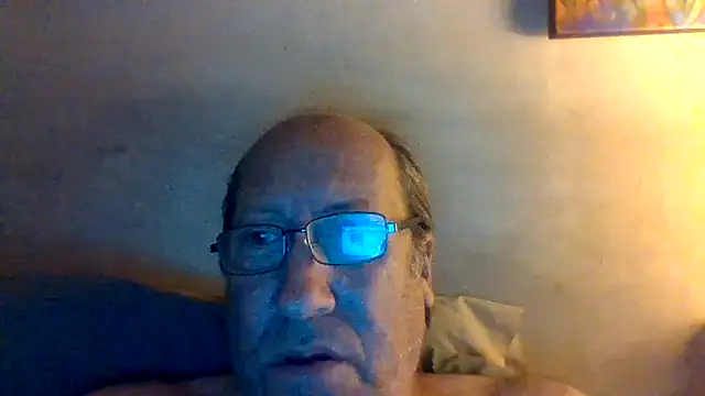 Snapshot of hornyrich69 chatting on June 7, 2026, 6:28 am hornyrich69 online show from June 7, 2026, 6:28 am