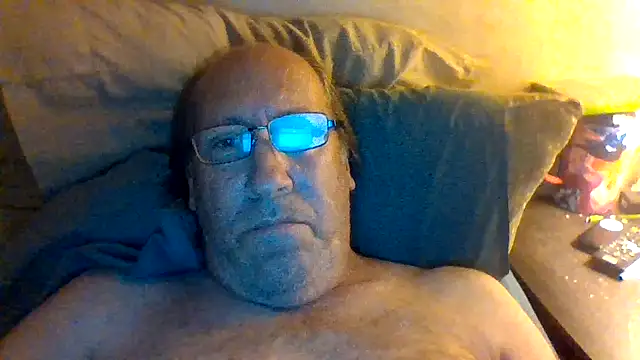 Snapshot of hornyrich69 chatting on June 12, 2026, 5:17 am hornyrich69 online show from June 12, 2026, 5:17 am