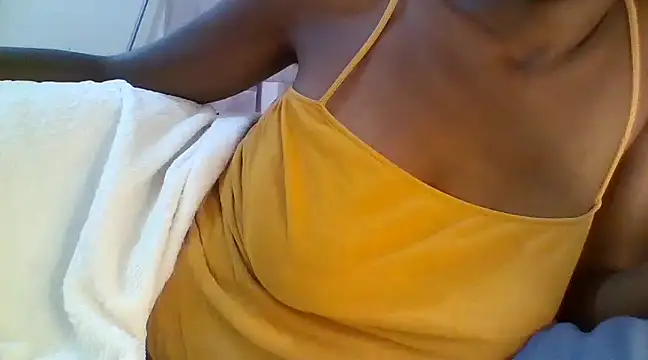 Snapshot of Ebony_maffin chatting on February 10, 2025, 3:21 pm Ebony maffin online show from February 10, 2025, 3:21 pm