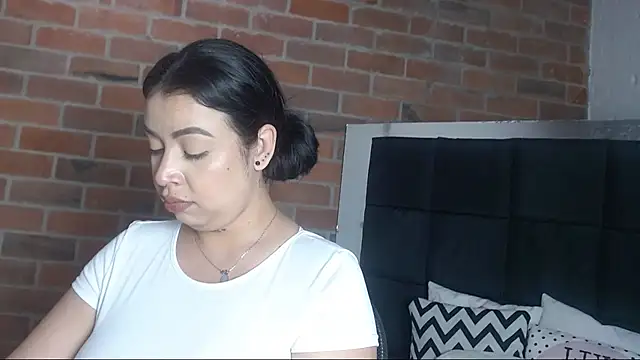 salome  hills1 online show from January 14, 2025, 9:20 pm