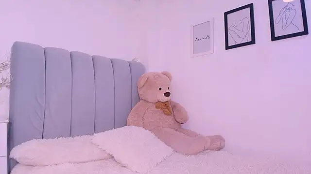 Snapshot of DannaHyde chatting on June 23, 2026, 4:16 pm DannaHyde online show from June 23, 2026, 4:16 pm