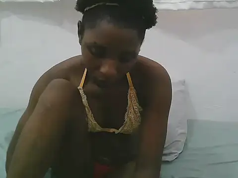 Snapshot of hot_dijah chatting on April 5, 2026, 12:13 pm hot dijah online show from April 5, 2026, 12:13 pm