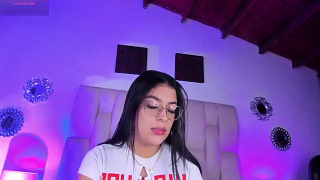 Snapshot of Bianca_zaens2 chatting on January 8, 2025, 11:54 am Bianca zaens2 online show from January 8, 2025, 11:54 am