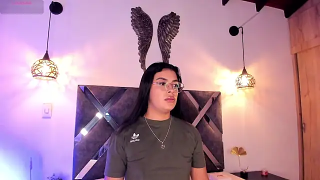 Snapshot of Bianca_zaens2 chatting on September 15, 2025, 12:05 pm Bianca zaens2 online show from September 15, 2025, 12:05 pm