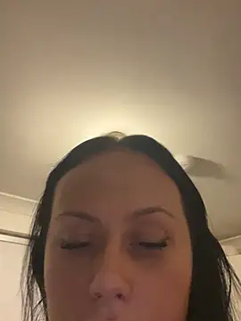 Snapshot of CurvyQueen2023 chatting on December 22, 2025, 8:50 pm CurvyQueen2023 online show from December 22, 2025, 8:50 pm