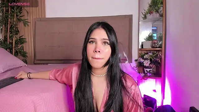 Natasha  Sccott online show from March 14, 2025, 7:44 pm