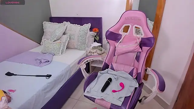 Snapshot of kitty_kayo chatting on February 19, 2025, 9:28 am kitty kayo online show from February 19, 2025, 9:28 am