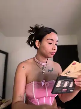 Snapshot of Hips_hannah chatting on March 22, 2025, 8:15 pm Hips hannah online show from March 22, 2025, 8:15 pm