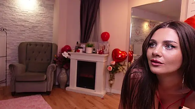 LinaReese online show from February 12, 2025, 8:16 am