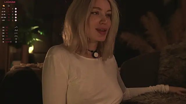 LinaKinky online show from December 15, 2024, 12:06 pm