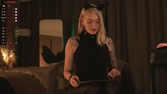 LinaKinky online show from January 24, 2025, 6:04 pm