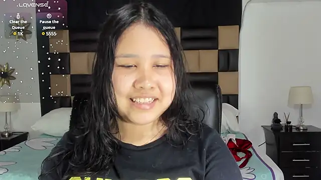 Snapshot of BonnyDelux chatting on December 20, 2024, 3:53 pm BonnyDelux online show from December 20, 2024, 3:53 pm