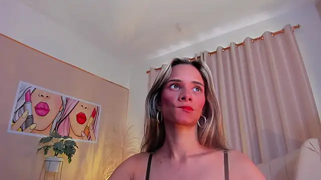 SkiinnyAna online show from January 29, 2025, 7:32 pm