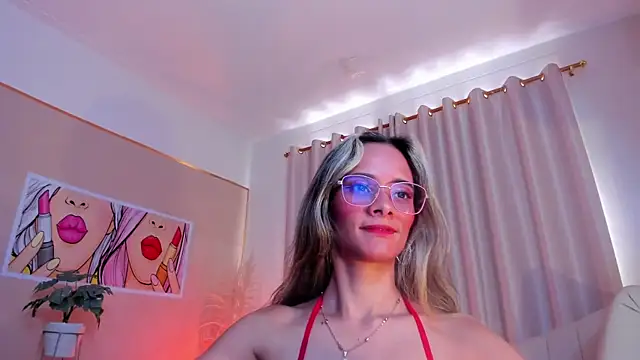 SkiinnyAna online show from February 2, 2025, 7:25 pm