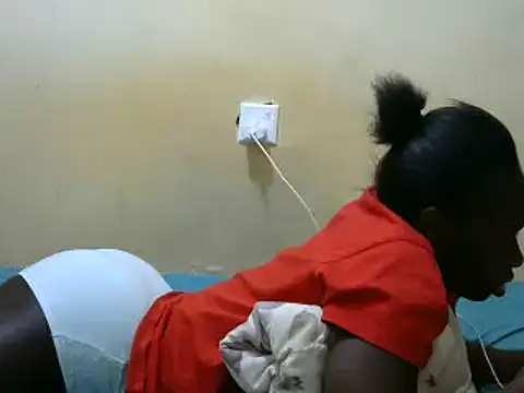 Snapshot of sweet_lily2 chatting on February 8, 2025, 6:22 pm sweet lily2 online show from February 8, 2025, 6:22 pm