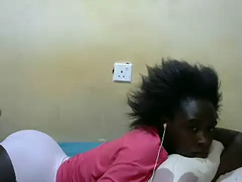 Snapshot of sweet_lily2 chatting on February 19, 2025, 11:14 pm sweet lily2 online show from February 19, 2025, 11:14 pm