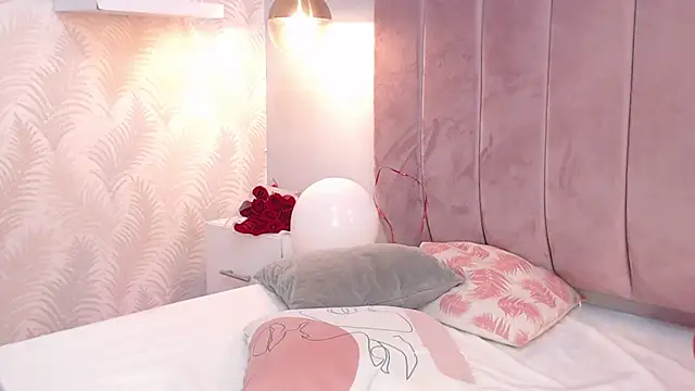 LeenaBrown online show from February 6, 2025, 1:16 am