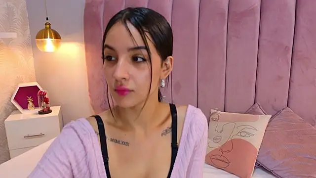 LeenaBrown online show from June 1, 2026, 12:29 pm