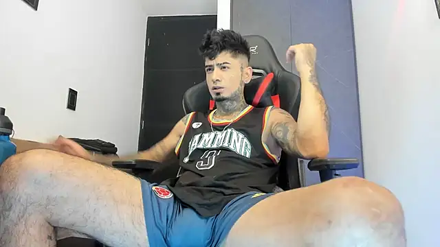 sergiio mesa27 online show from February 24, 2025, 2:15 pm