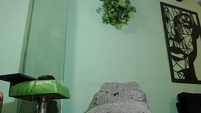 thirstymoonxx online show from December 9, 2024, 4:34 am