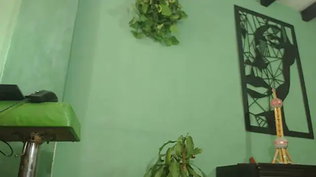 thirstymoonxx online show from September 14, 2025, 7:57 pm