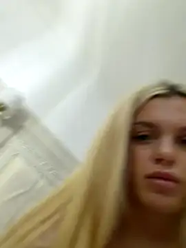 Snapshot of IrishTeenBarbie69 chatting on November 30, 2025, 8:02 pm IrishTeenBarbie69 online show from November 30, 2025, 8:02 pm