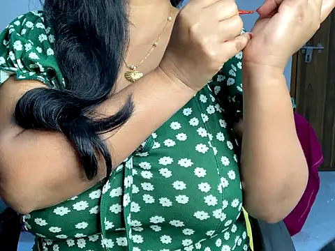 Aishwarya 101  online show from November 24, 2025, 4:29 pm