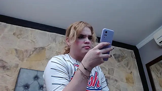 Snapshot of Pearl_Michelts chatting on February 19, 2025, 12:44 pm Pearl Michelts online show from February 19, 2025, 12:44 pm