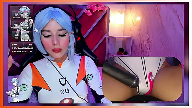 SweetieCloe  online show from September 12, 2025, 7:36 pm