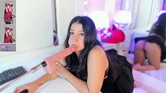 Snapshot of Miliaangeles chatting on October 20, 2025, 12:16 pm Miliaangeles online show from October 20, 2025, 12:16 pm