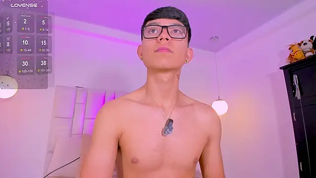 CodyTwink online show from April 11, 2026, 12:15 am