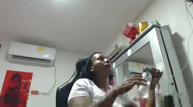 Snapshot of CandyBlackFunXXX chatting on March 11, 2025, 5:46 pm CandyBlackFunXXX online show from March 11, 2025, 5:46 pm