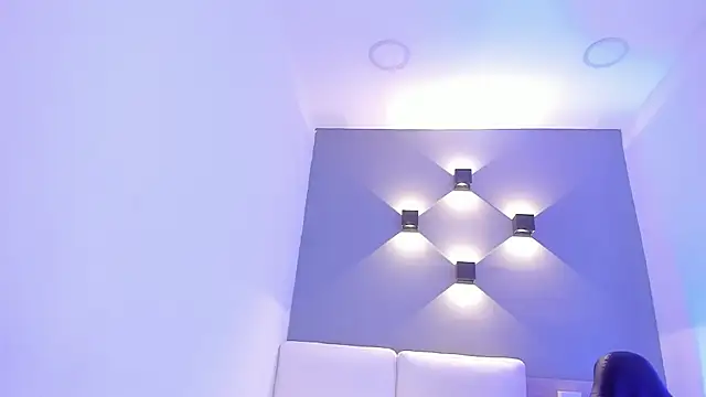 aisha h  online show from December 26, 2024, 8:32 pm