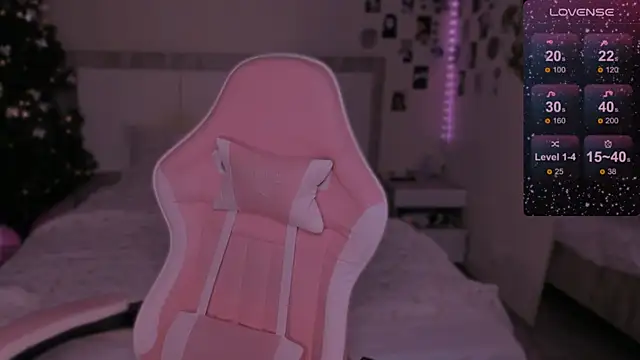 CoddleWeeper  online show from December 4, 2024, 9:18 am