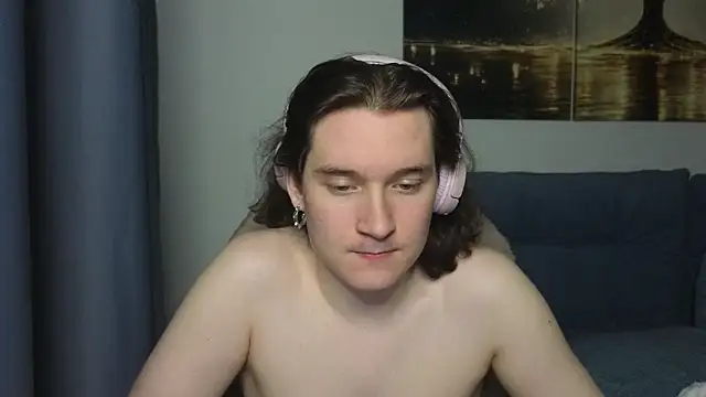 Snapshot of MoreRealAlex chatting on June 1, 2026, 3:52 am MoreRealAlex online show from June 1, 2026, 3:52 am