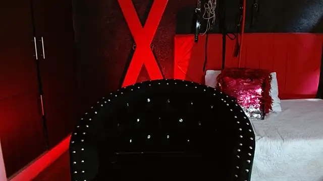 Naty slavedoll online show from January 13, 2025, 7:31 pm